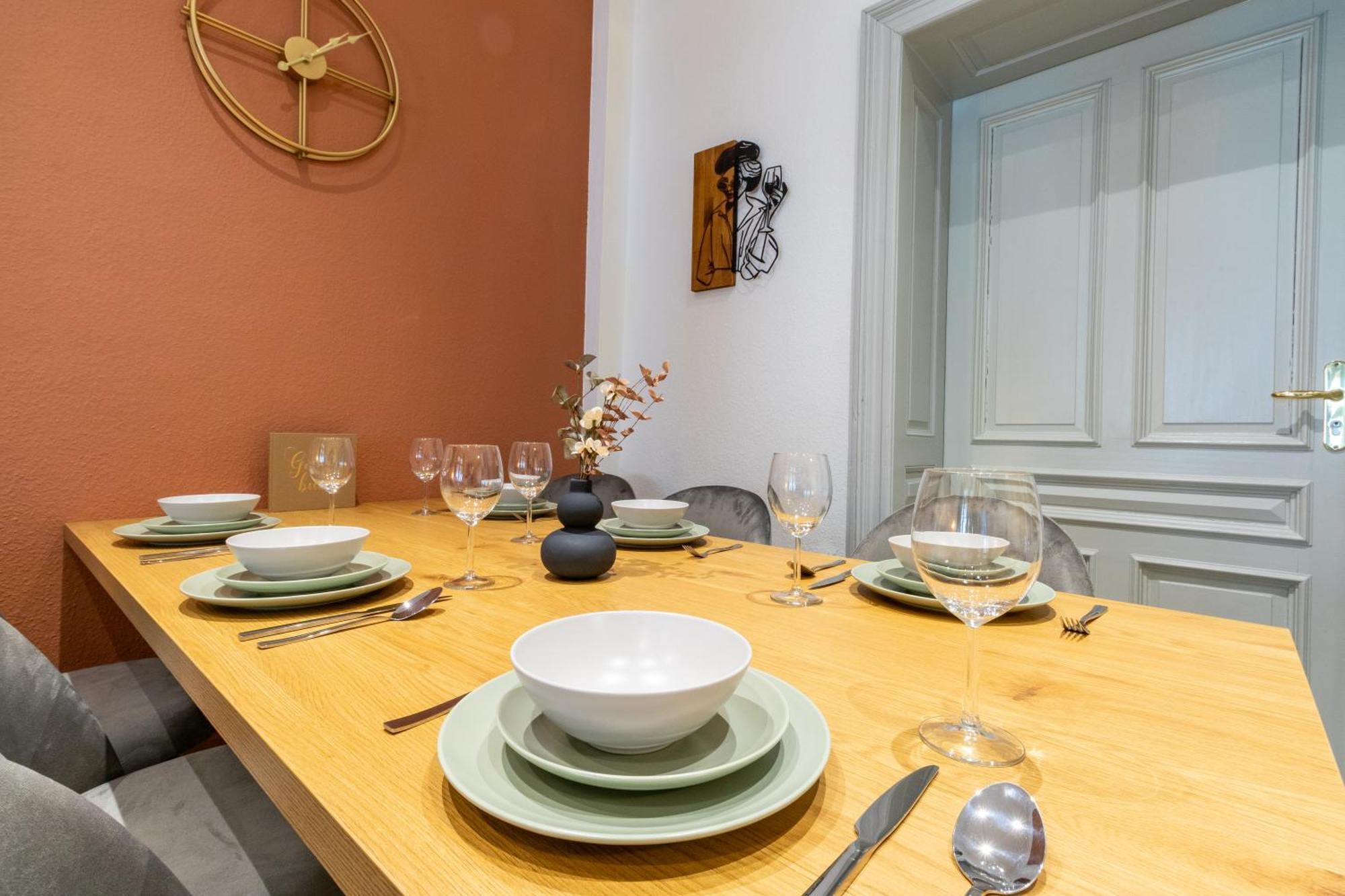 Familienfreundliche Stadt-oase Mit Arbeitsplatz - Bahnhofsnah, 2 Schlafzimmer, 76qm & Gratis Kaffee- Und Teeangebot Chemnitz