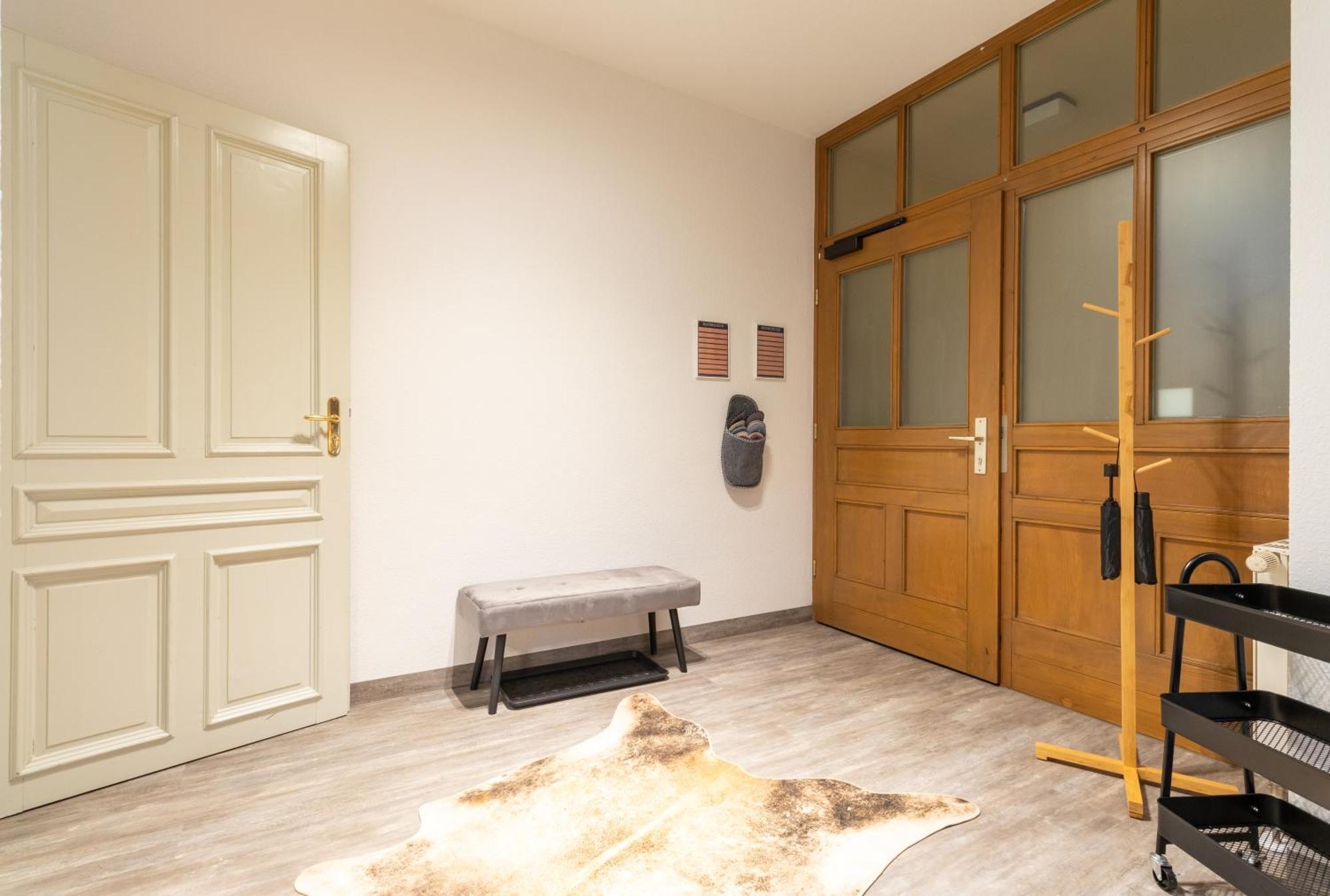 Familienfreundliche Stadt-oase Mit Arbeitsplatz - Bahnhofsnah, 2 Schlafzimmer, 76qm & Gratis Kaffee- Und Teeangebot